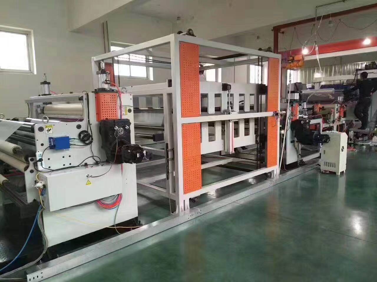 أحدث مدونات الشركة حول حلول التطويق المشترك متعددة الطبقات: إضافة وظائف إلى خط طحن أوراق PC / PMMA الخاص بك