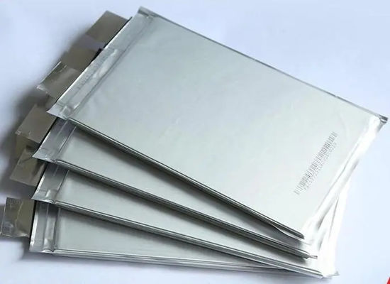 شراء خط إنتاج فيلم مركب من الألومنيوم والبلاستيك مبثوق بثلاث طبقات من البولي بروبلين من GWELL، خط تعبئة مرن للبطارية الليثيوم online manufacture