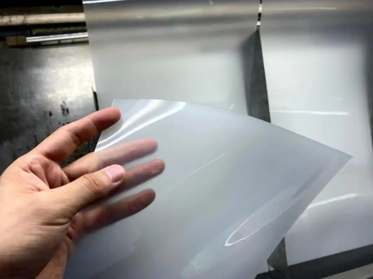 شراء خط إنتاج بثق صفائح البليستر من البولي بروبلين مع 80% مواد معاد تدويرها، بثق مشترك ثلاثي الطبقات ABA وعرض 800-1500 ملم online manufacture