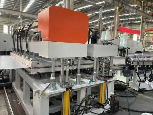 شراء آلة صنع ألواح مجوفة من البولي كربونات بسماكة 4-40 مم مع عرض 1300-2100 مم وتصميم برغي مفرد أو مزدوج online manufacture