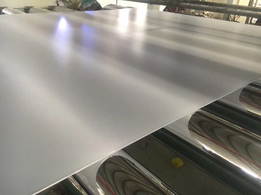 شراء خط طحن الصفائح الصلبة PC 600kg / H مع 0.125-3mm سمك وتصميم المسمار الواحد لوحة الصمود online manufacture