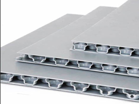 خط إنبعاث صفيحة عسل من PP متعدد الجدران / واحد يستخدم لصندوق التحول عالي القوة